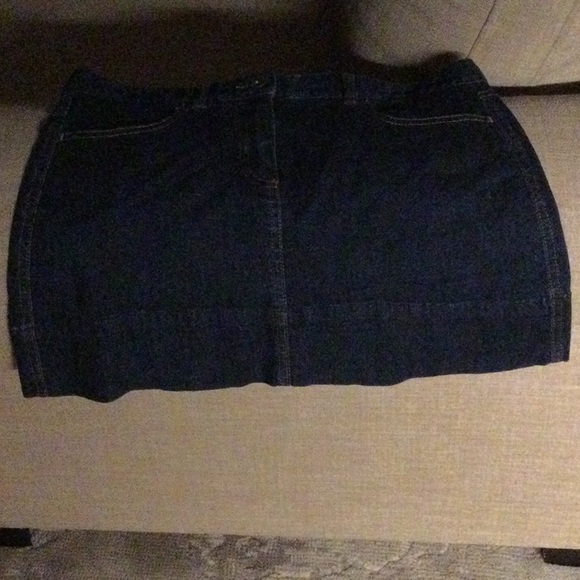 Dark Jean Theory mini skirt - Picture 9 of 10